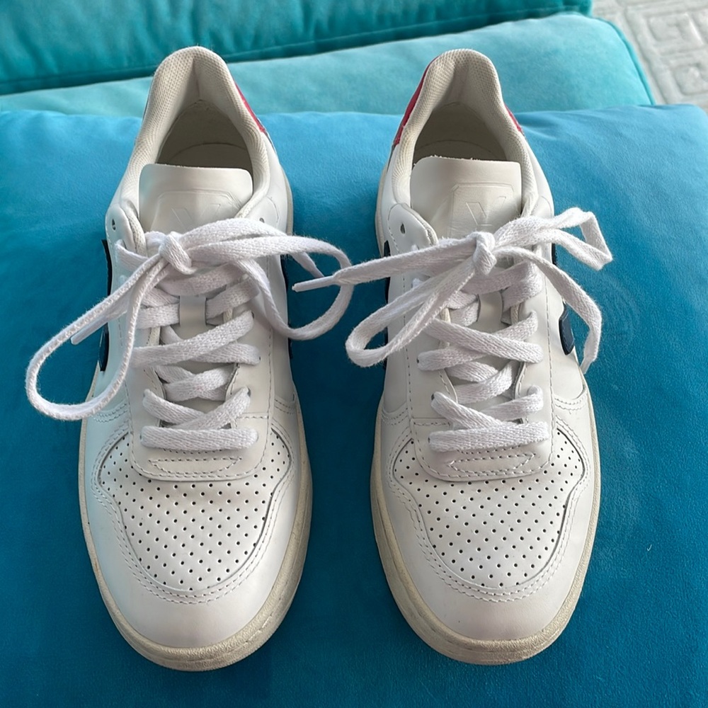 VEJA V-10 size 36-5